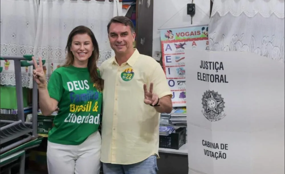 BOLSA DISPARA COM LIDERANÇA DE FLÁVIO BOLSONARO NA CORRIDA PRESIDENCIAL