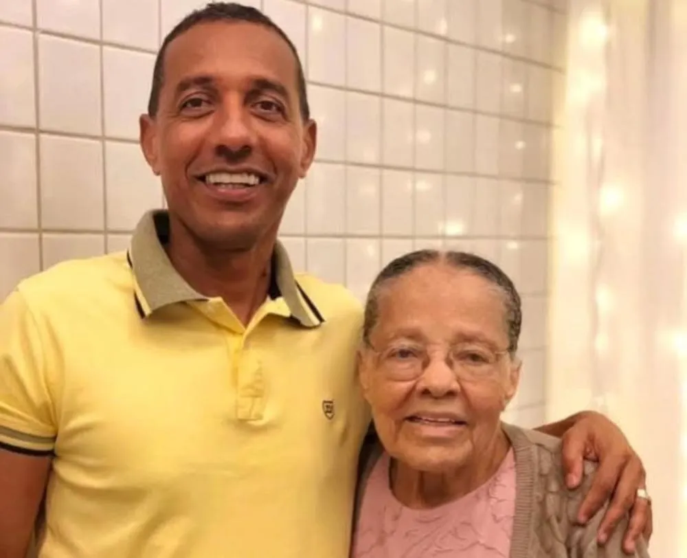 MORRE D. LÉO - MÃE DO EX-PREFEITO DE OLINDA PROFESSOR LUPÉRCIO