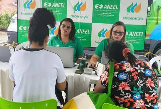 NEOENERGIA INSCREVE CLIENTES DE ÁGUAS COMPRIDAS NA TARIFA SOCIAL 