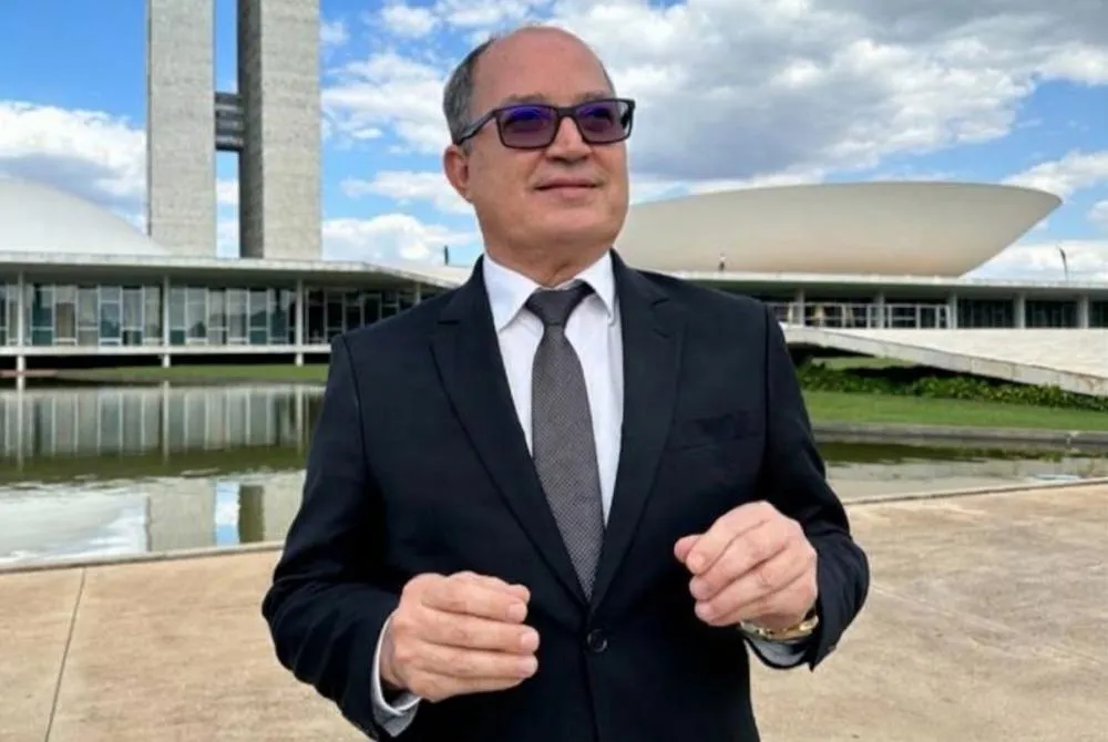 JORNALISTA MAGNO MARTINS DEBATE CENÁRIO POLÍTICO BRASILEIRO NA CÂMARA DE OLINDA 